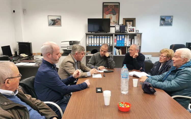 Reunidos en la sede vecinal / FOTO: PSOE