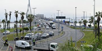 Un momento de la mañana en la rotonda del segundo puente / FOTO: Eulogio García