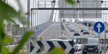 A la izquierda los carriles de servicio del nuevo puente / FOTO: Eulogio García
