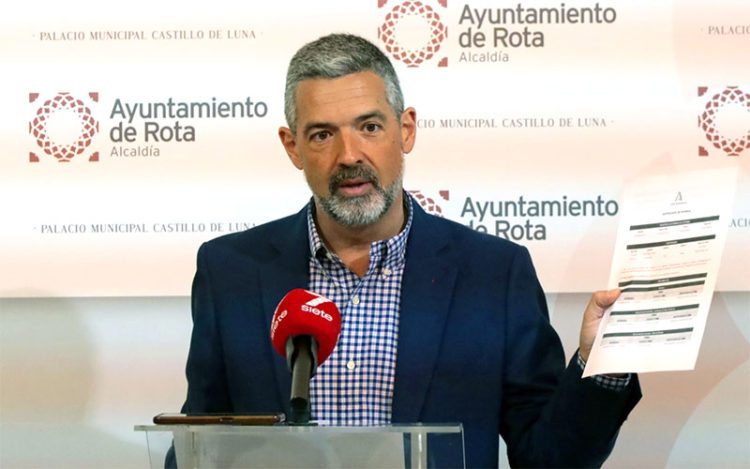 El alcalde socialista repasando todo el proceso en rueda de prensa / FOTO: Ayto.