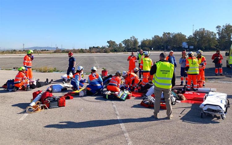 Atendiendo a los figurantes / FOTO: Junta