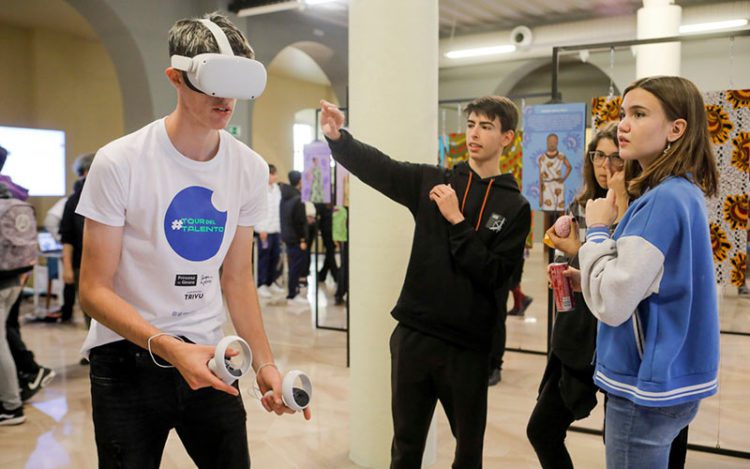 Participando en una de las actividades en el Palacio de Congresos / FOTO: Tour del Talento