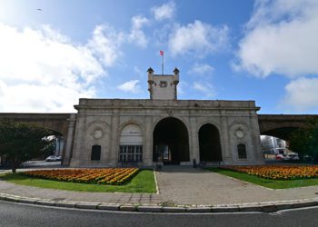 Trasera de las Puertas de Tierra / FOTO: Eulogio García