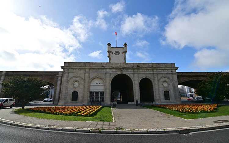 Trasera de las Puertas de Tierra / FOTO: Eulogio García