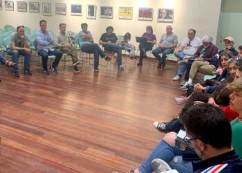 Un momento de la asamblea celebrada en la Casa de Los Toruños / FOTO: Adelante