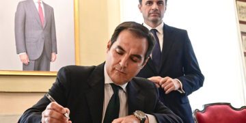 El consejero en su visita al Ayuntamiento en noviembre de 2023 / FOTO: Eulogio García