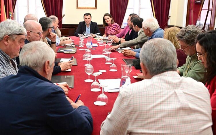 Reunión con colectivos vinculados al COAC / FOTO: Ayto.