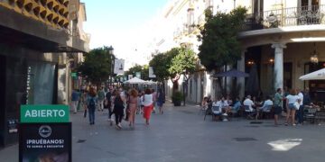 Entrando en la calle Larga / FOTO: DBC