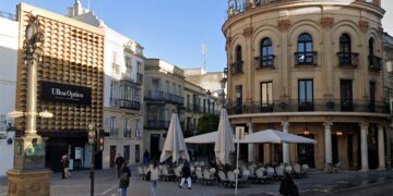 En la confluencia donde se inicia la céntrica calle Larga