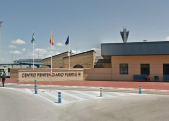 Acceso principal a la prisión