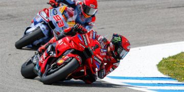 Luchando por la victoria en la categoría reina / FOTO: circuito de Jerez