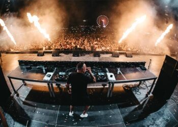 Un momento de la actuación en 2023 de Juan Magan / FOTO: Puro Latino Fest