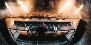 Un momento de la actuación en 2023 de Juan Magan / FOTO: Puro Latino Fest