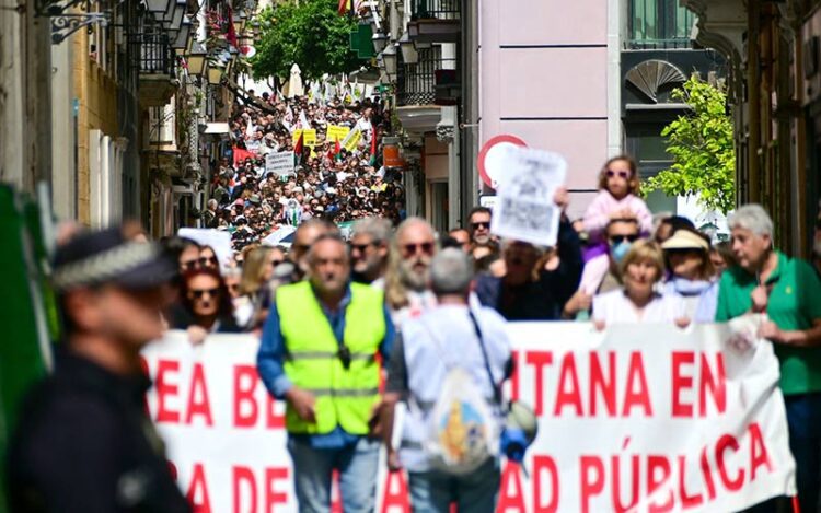 Un momento de la marcha hasta San Juan de Dios / FOTO: Eulogio García