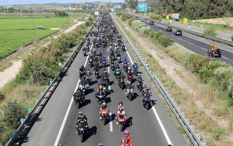 Caravana motera en la previa del evento deportivo / FOTO: Ayto.