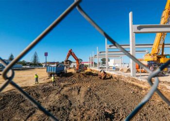 Ya se levantan las primeras naves en Janer / FOTO: Ayto.