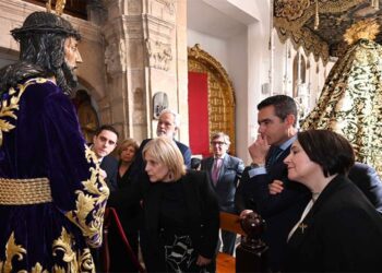 Una de tantas visitas a los templos de los últimos días / FOTO: Ayto.