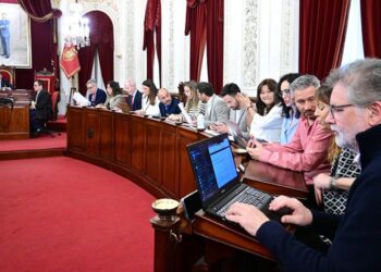 La bancada de la oposición en el último pleno / FOTO: Eulogio García