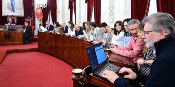 La bancada de la oposición en el último pleno / FOTO: Eulogio García