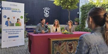 Presentando el programa con presencia de la alcaldesa / FOTO: Acción contra el Hambre