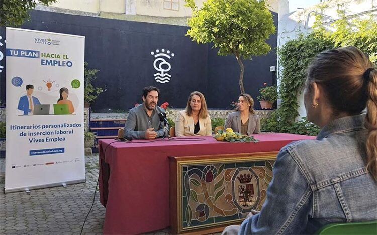 Presentando el programa con presencia de la alcaldesa / FOTO: Acción contra el Hambre