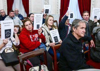 Protesta de Amigas al Sur en el pleno de marzo / FOTO: Eulogio García