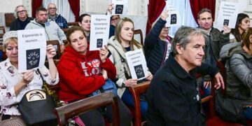 Protesta de Amigas al Sur en el pleno de marzo / FOTO: Eulogio García
