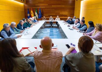 El Gobierno local reunido con entidades que trabajan con el Banco de Alimentos / FOTO: Ayto.