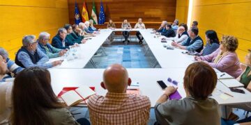 El Gobierno local reunido con entidades que trabajan con el Banco de Alimentos / FOTO: Ayto.