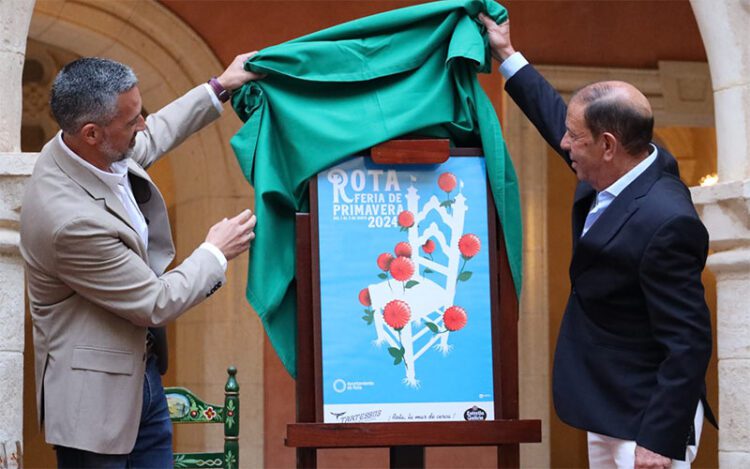 Desvelando el cartel / FOTO: Ayto.