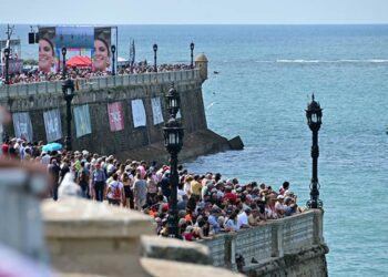 Ambiente en la Alameda en 2023, mirando a la mar / FOTO: Eulogio García