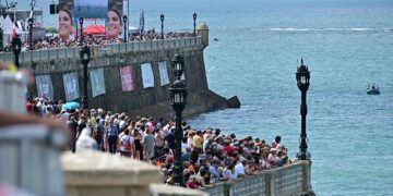 Ambiente en la Alameda en 2023, mirando a la mar / FOTO: Eulogio García