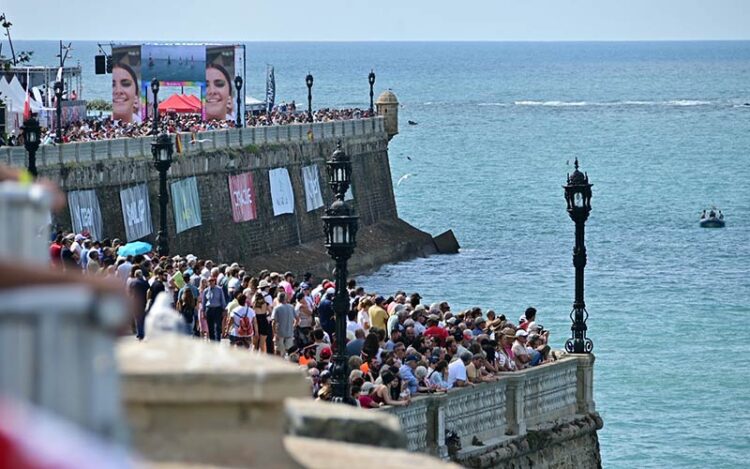 Ambiente en la Alameda, mirando a la mar / FOTO: Eulogio García