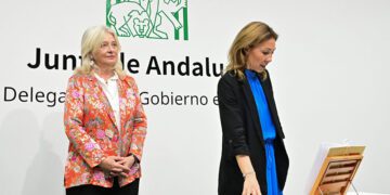 Escenificando la toma de posesión del cargo / FOTO: Eulogio García