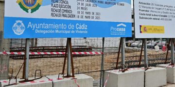Valla informativa de una de las promociones en construcción de Procasa / FOTO: Eulogio García