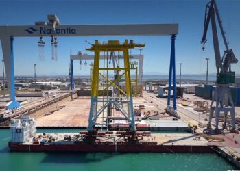Plataforma eólica en Puerto Real lista para su traslado / FOTO: Navantia