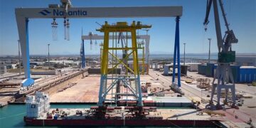 Plataforma eólica en Puerto Real lista para su traslado / FOTO: Navantia