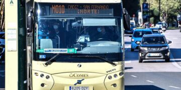 Autobús metropolitano por la capital / FOTO: Eulogio García