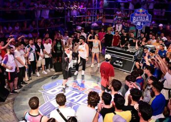 Una de las "peleas de gallos" de la cita gaditana / FOTO: Eulogio García