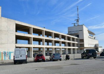 El edificio de la Casa del Mar seguirá de momento sin futuro / FOTO: Eulogio García