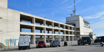 El edificio de la Casa del Mar seguirá de momento sin futuro / FOTO: Eulogio García