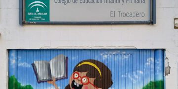 Uno de los accesos al colegio / FOTO: CEIP El Trocadero