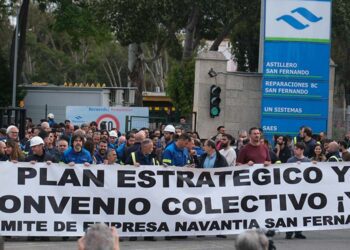 Una pasada movilización en el astillero de La Isla / FOTO: Ereagafoto