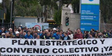 Una pasada movilización en el astillero de La Isla / FOTO: Ereagafoto