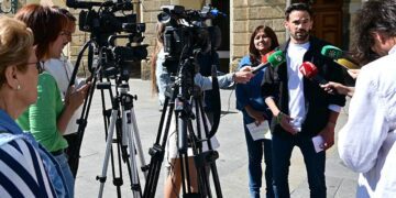 Convocatoria a las puertas del Ayuntamiento / FOTO: Eulogio García