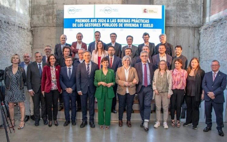 Posado tras la entrega de premios en Madrid /  FOTO: AVS