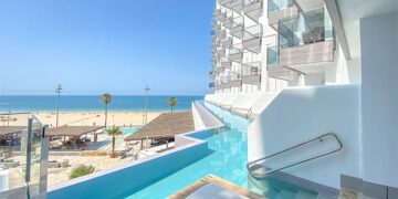 Vistas a la playa Victoria desde el hotel / FOTO: Q Hotels