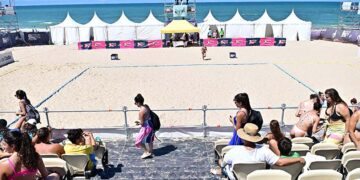 Detalle del estadio playero levantado en el verano de 2023 / FOTO: Eulogio García