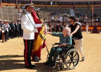 Una de las civiles participantes en la ceremonia militar / FOTO: Defensa