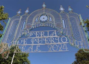Detalle del alumbrado de la feria / FOTO: Ayto.